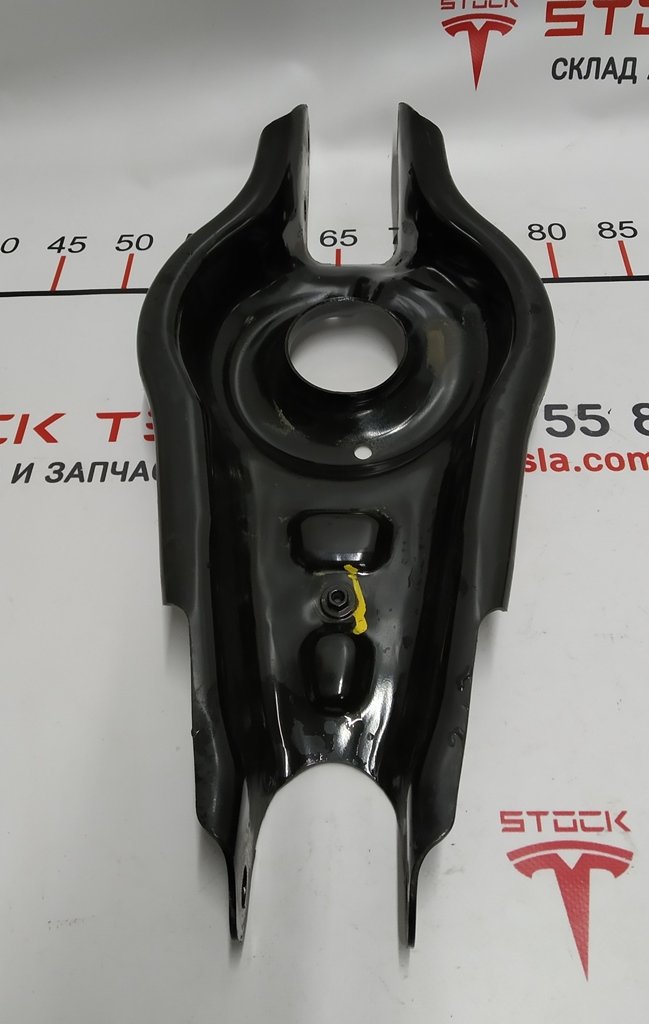 1 Bakre nedre spak för fjäder Tesla modell 3, modell Y 1044451-00-F